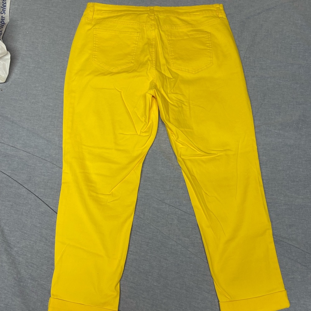 Crown & Ivy crop Jean - Picture 2 of 3